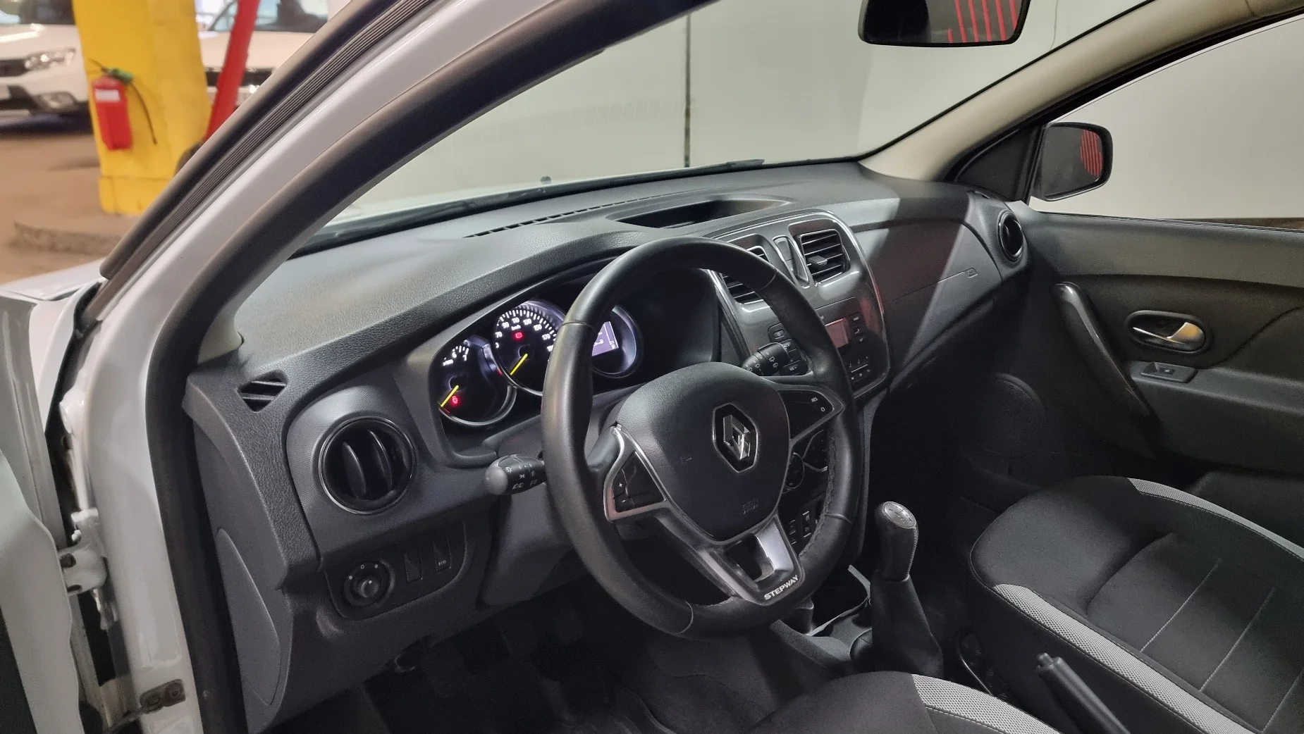 Renault Sandero Stepway photo